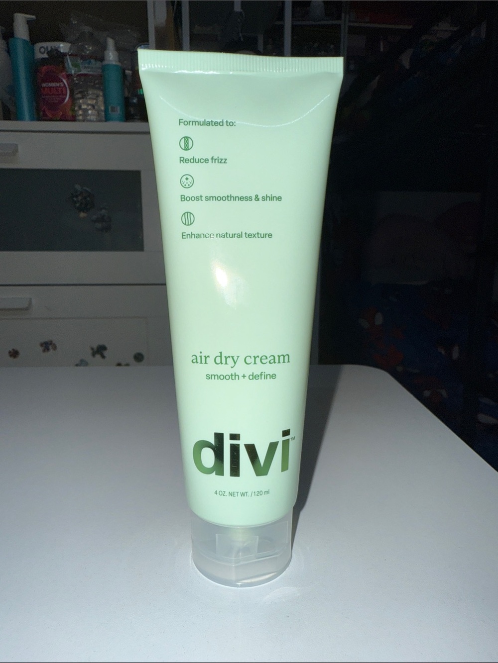 divi Air Dry Cream in Light Green – Smooth + Define Hair Styling Cream